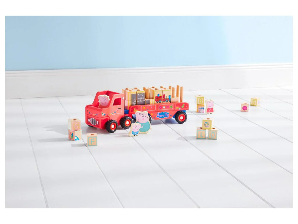 Camion en bois avec remorque
