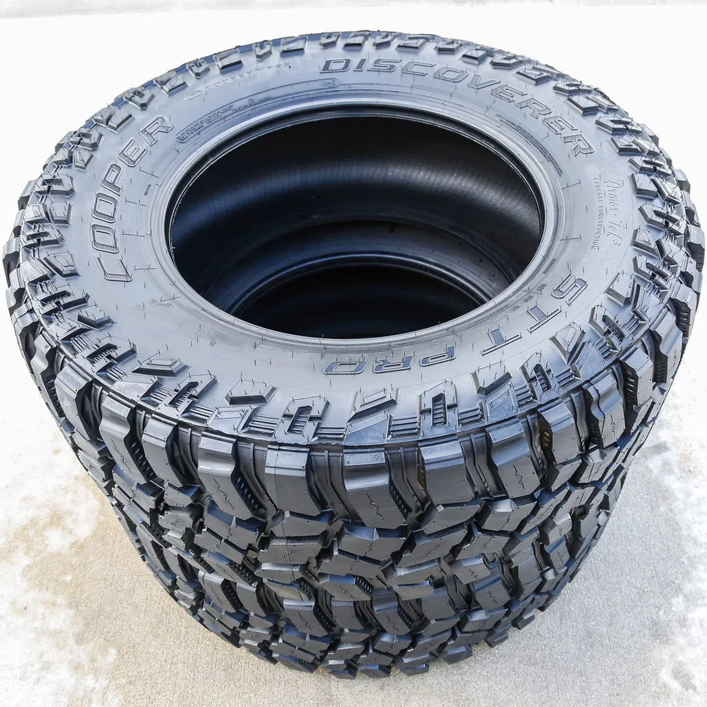 A pair of 2 (two) models of STT professional LT 35X12.50R20 121Q E (10 layers) off-road tires (MT/M/T type off-road tires)
